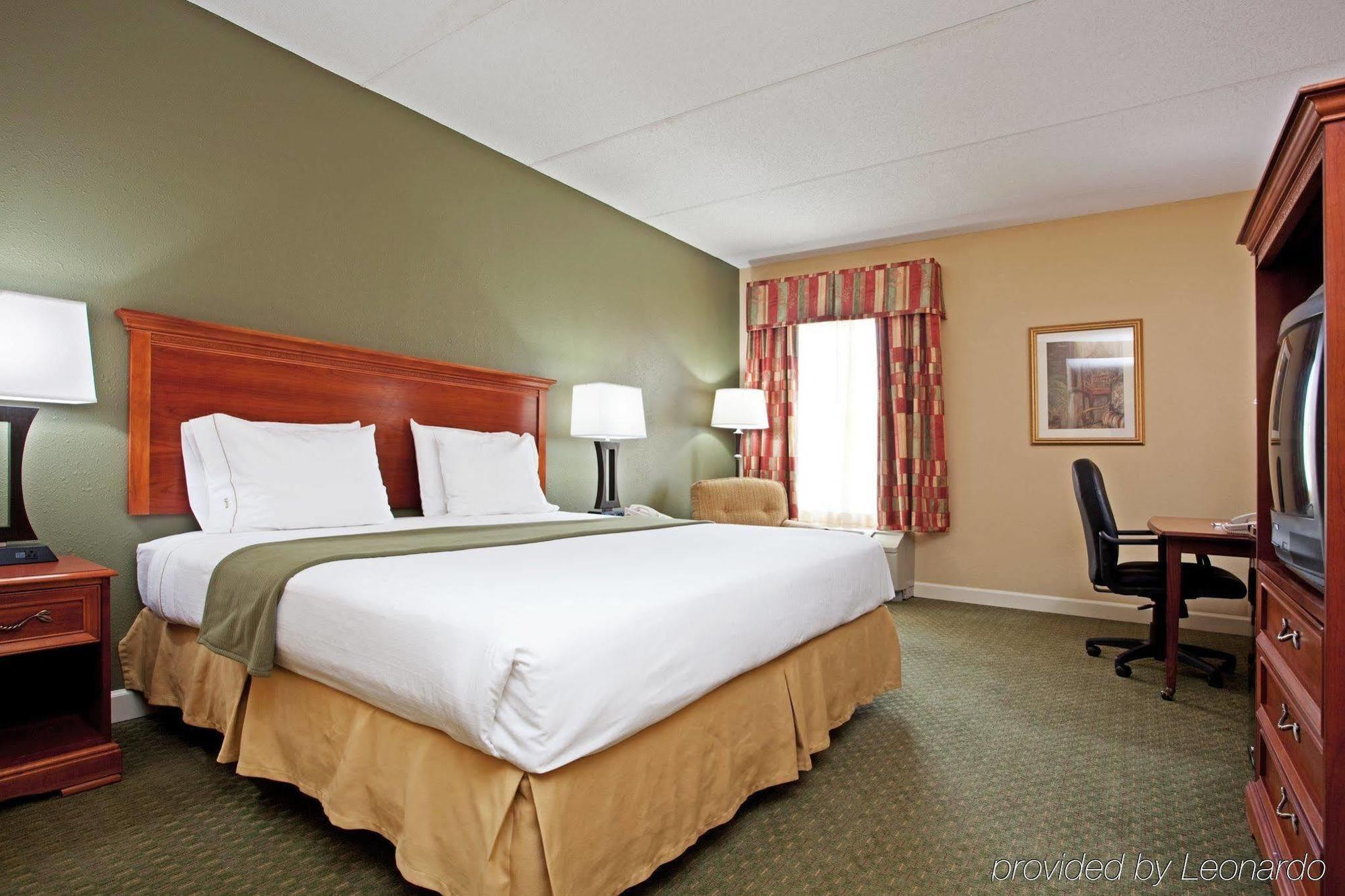Holiday Inn Express Hotel & Suites Conover - Hickory Area By Ihg Rum bild