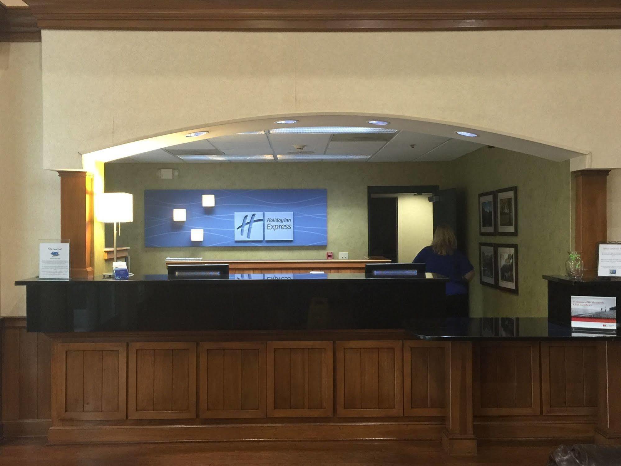 Holiday Inn Express Hotel & Suites Conover - Hickory Area By Ihg Exteriör bild